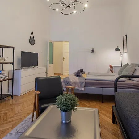 Basilica View With Balcony 布达佩斯