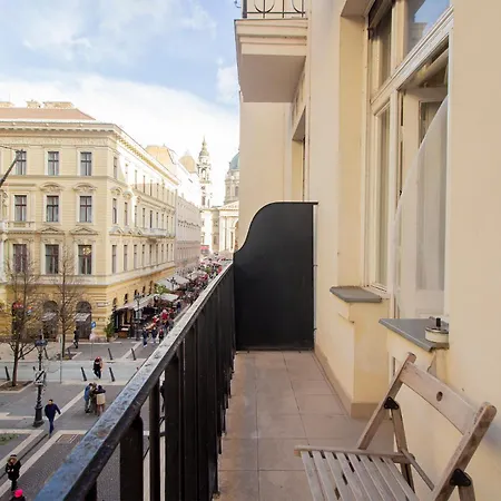 Basilica View With Balcony Апартаменты *