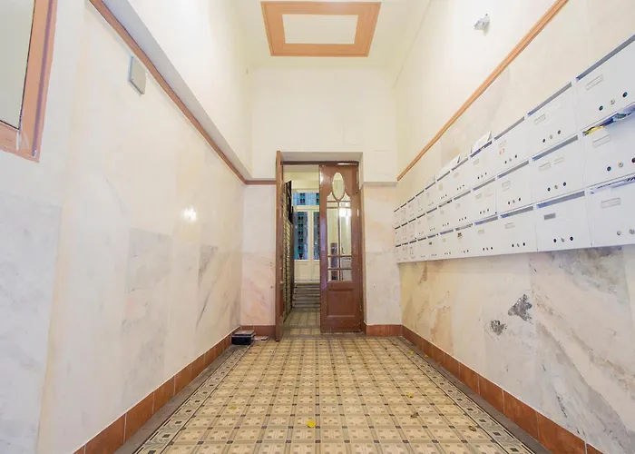 Basilica View With Balcony Apartament Budapesta